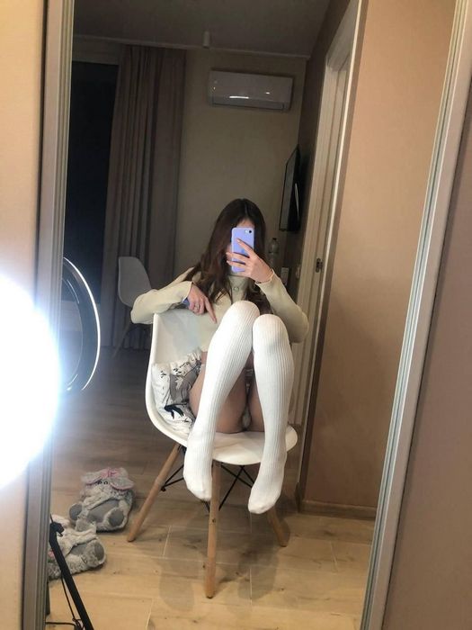 Девушки без фейков и анкет: ищем настоящий контакт в мире интим досуга Девушки без фейков и анкет: ищем настоящий контакт в мире интим досуга